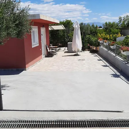 Apartment With Parking Space Seget Donji, - 23533 Trogir