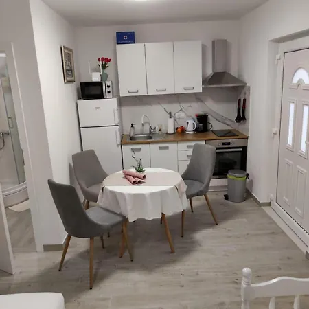 With Parking Space Seget Donji, - 23533 شقة