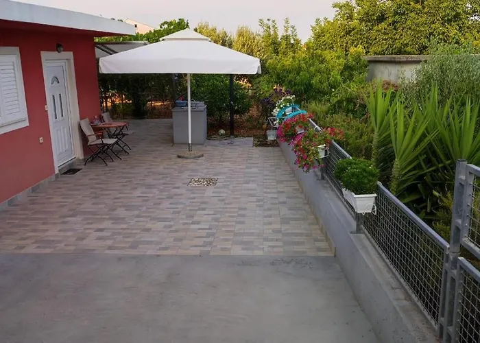 Apartment With Parking Space Seget Donji, - 23533